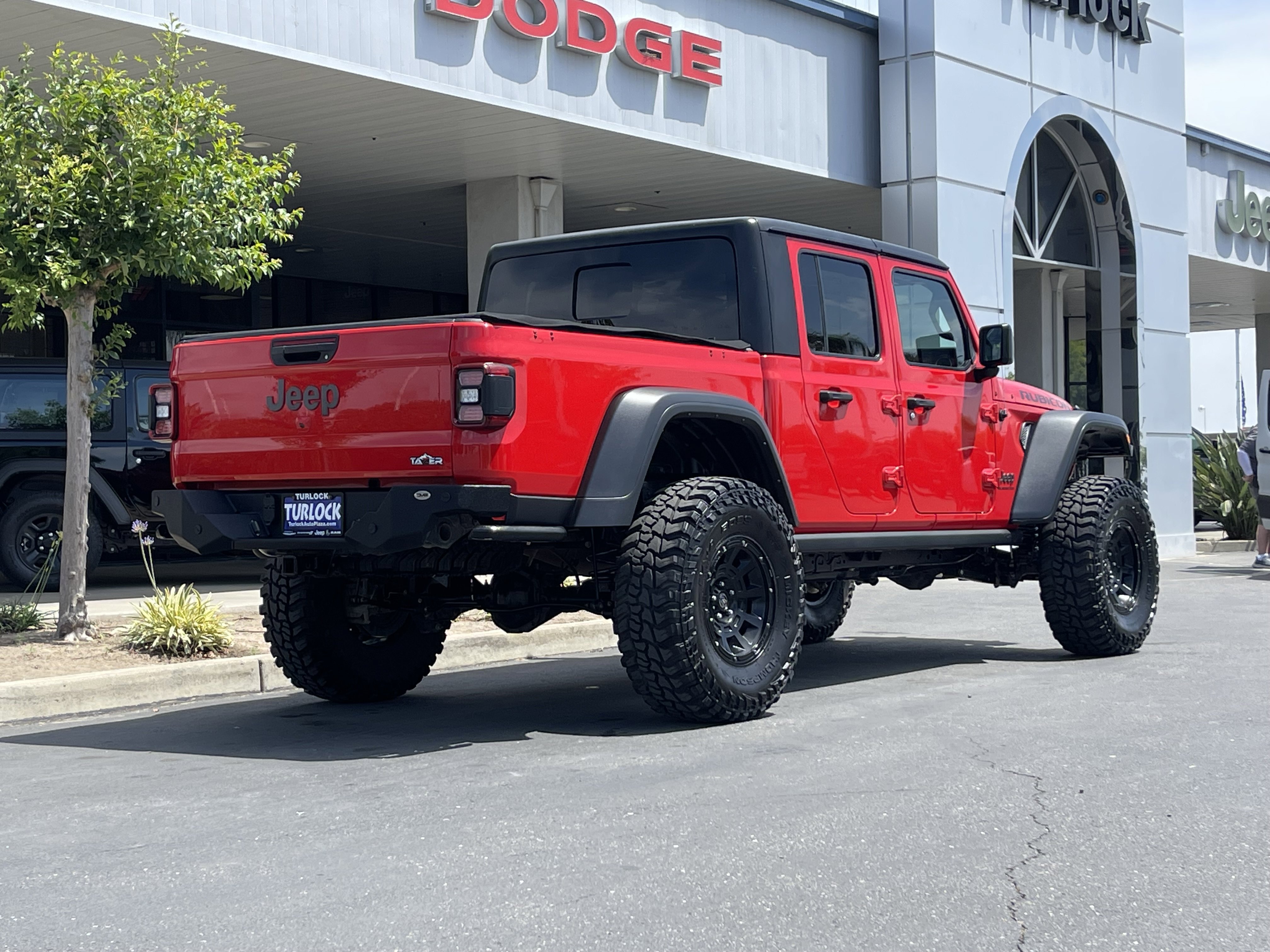 Used 2021 Jeep Gladiator Rubicon AWD/4WD image 7