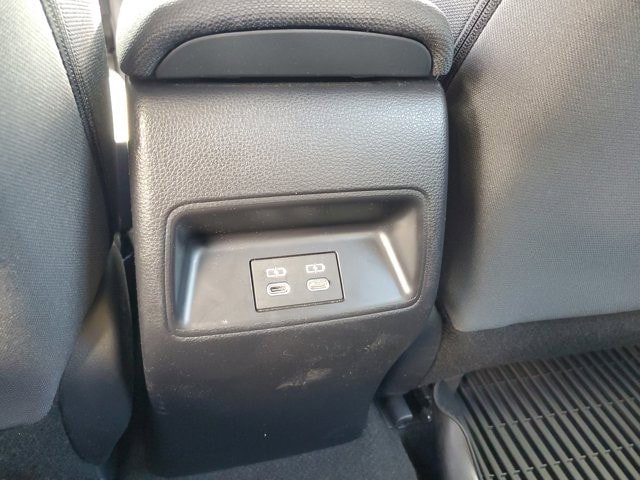 Used 2025 Toyota Corolla LE FWD image 17