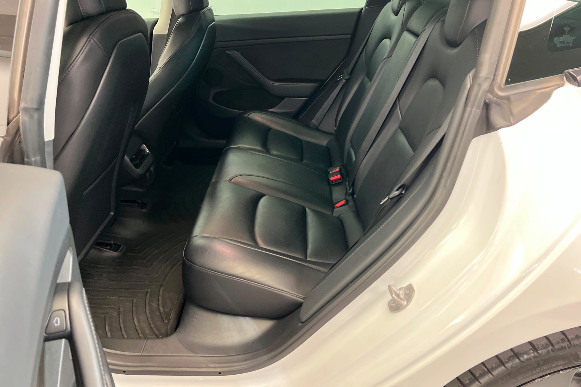 Used 2023 Tesla Model 3 Performance image 22