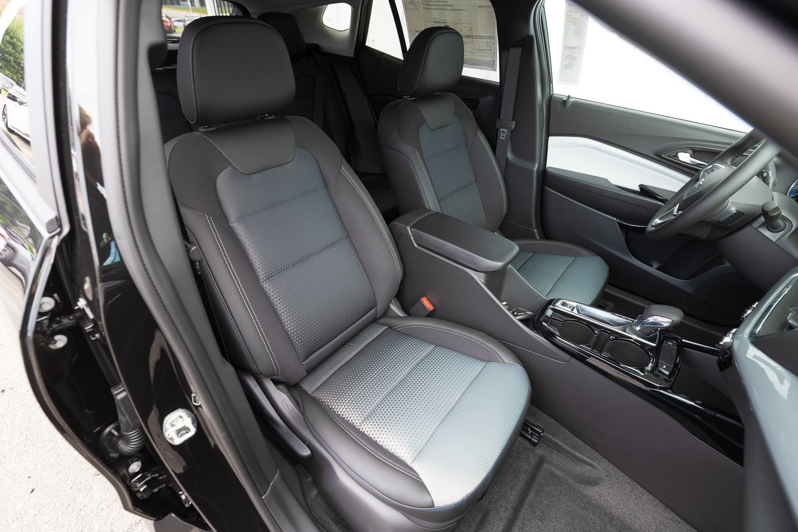 New 2026 Chevrolet Trax LT w/ Driver Confidence Package FWD image 49
