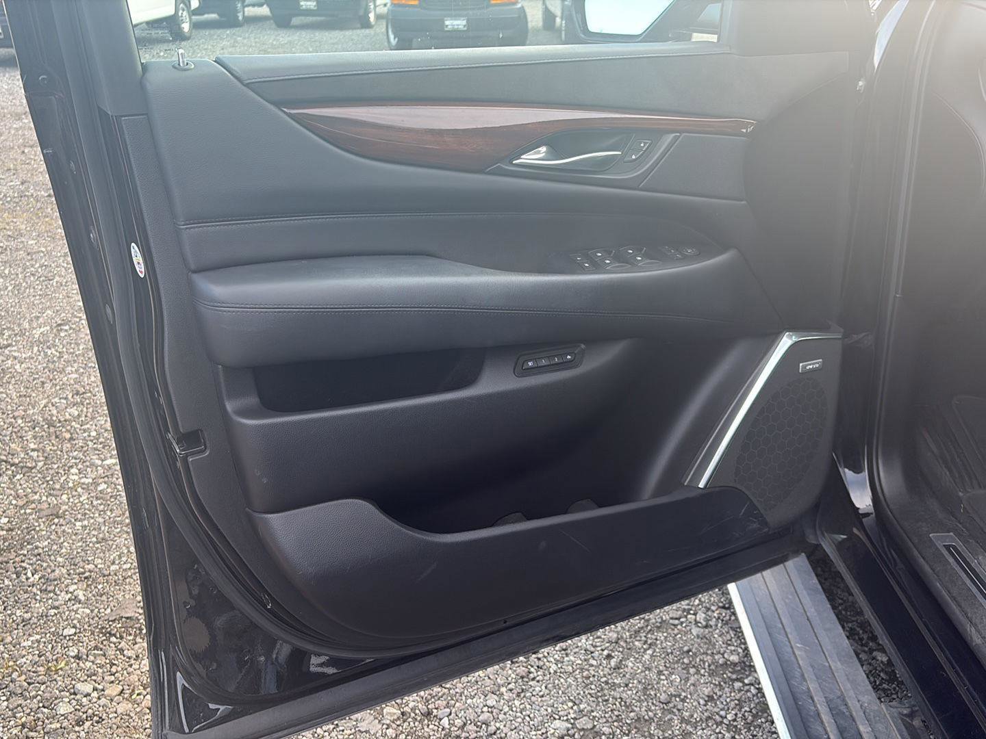 Used 2017 Cadillac Escalade Premium Luxury image 13