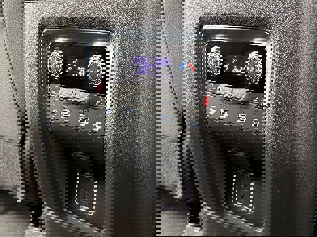 Used 2021 GMC Yukon Denali image 39