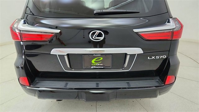 Used 2021 Lexus LX 570 4WD w/ 3rd Row & Luxury Pkg image 11