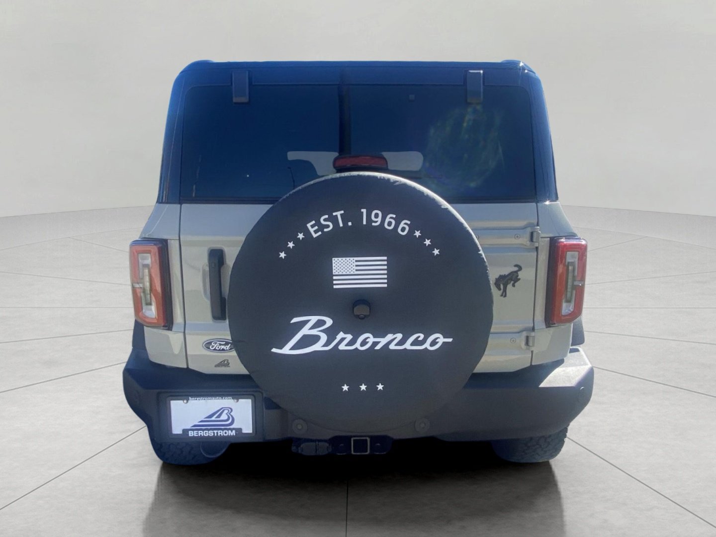 Used 2026 Ford Bronco Outer Banks w/ Black Appearance Package AWD/4WD image 11