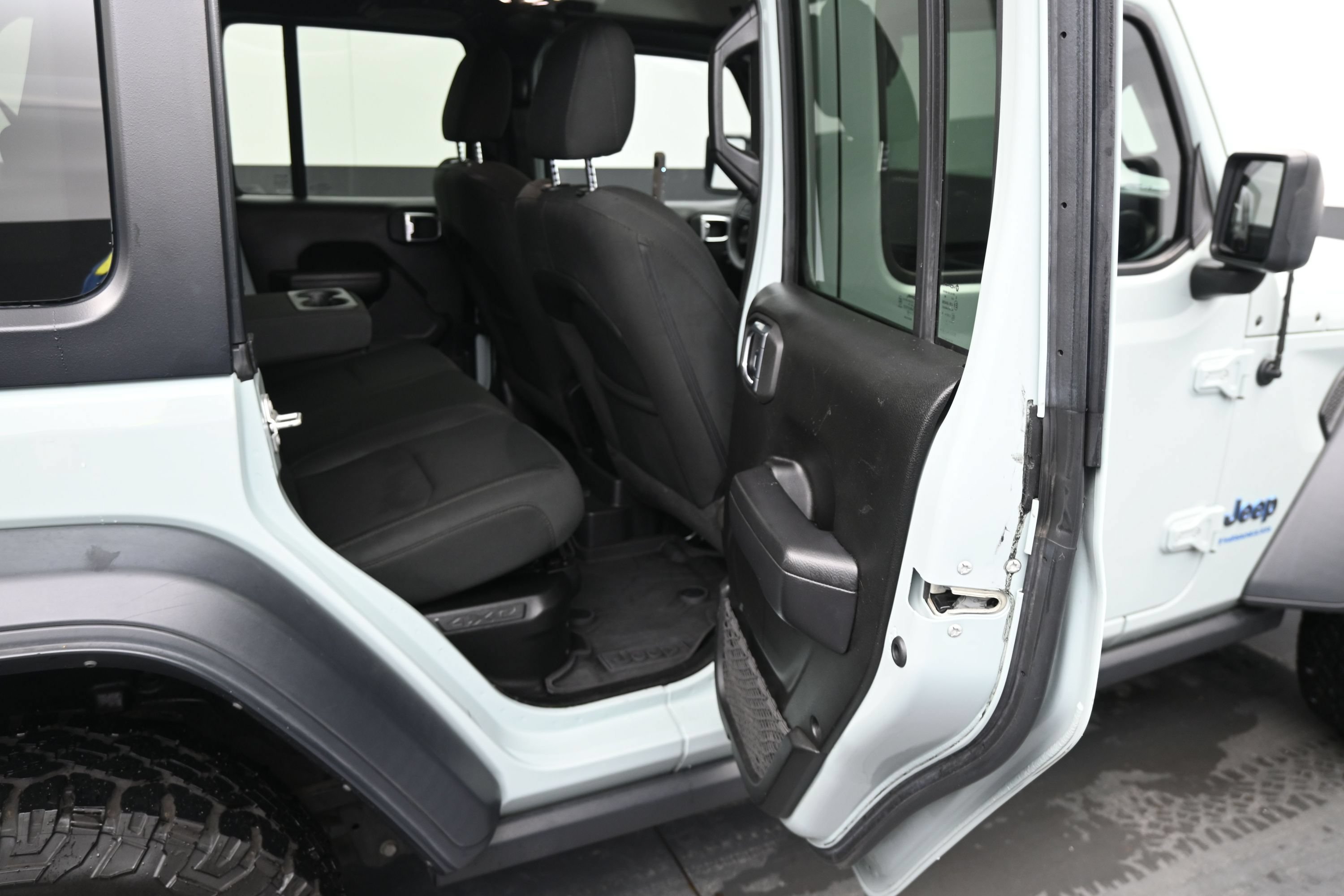 Used 2023 Jeep Wrangler Unlimited w/ 8.4" Radio Group AWD/4WD image 12