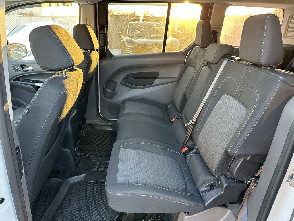 Used 2023 Ford Transit Connect XLT image 25