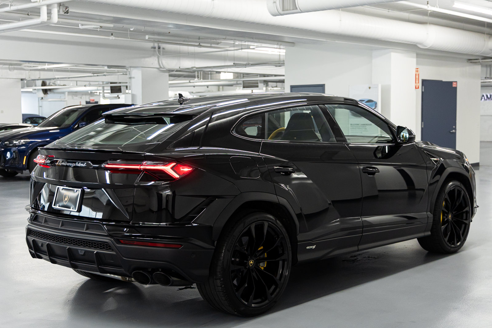 Used 2024 Lamborghini Urus S AWD/4WD image 6