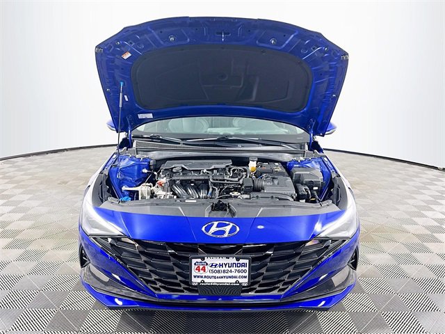 Used 2023 Hyundai Elantra Limited w/ Cargo Package image 12