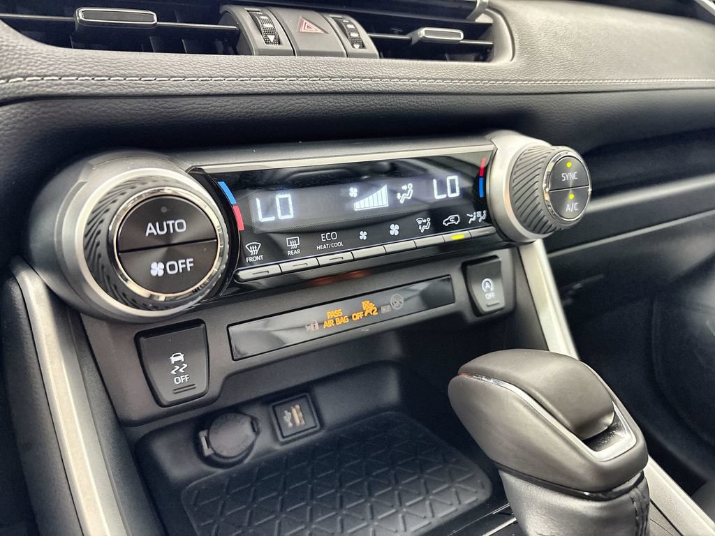 Used 2025 Toyota RAV4 XLE Premium FWD image 17