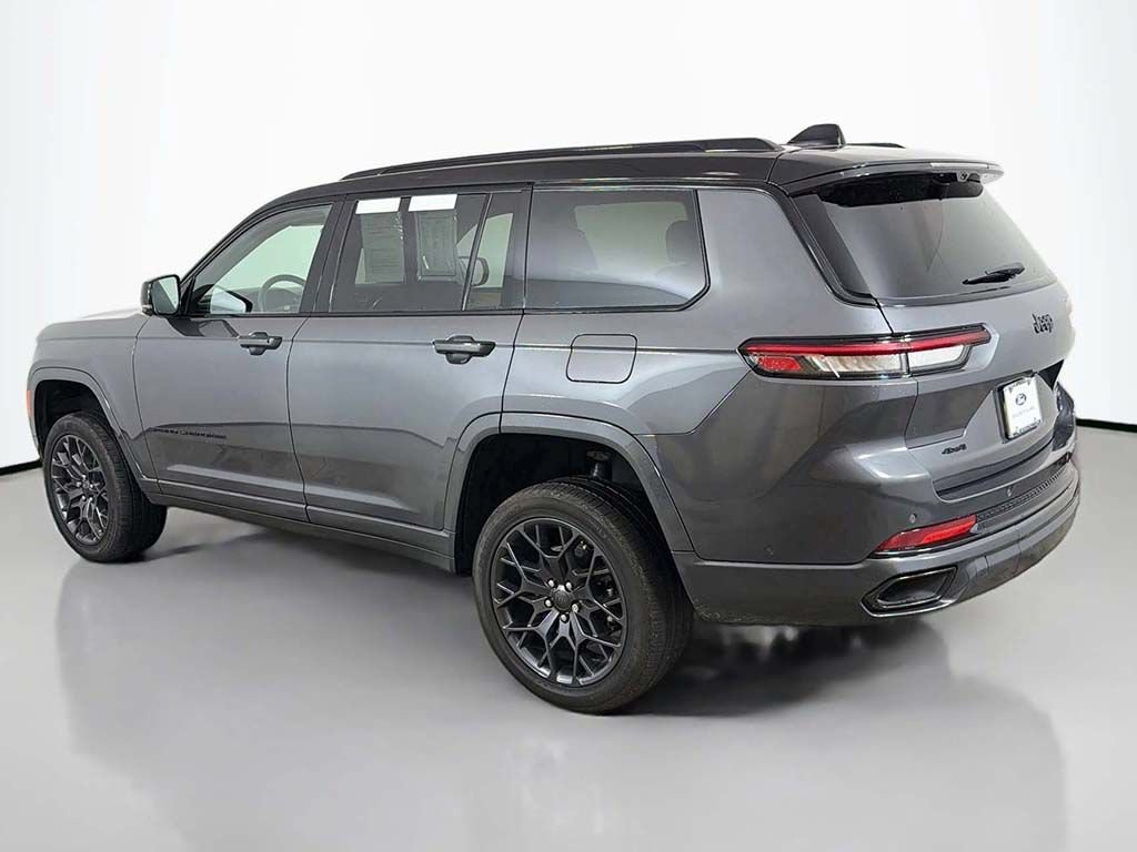 Used 2023 Jeep Grand Cherokee L Summit AWD/4WD image 17