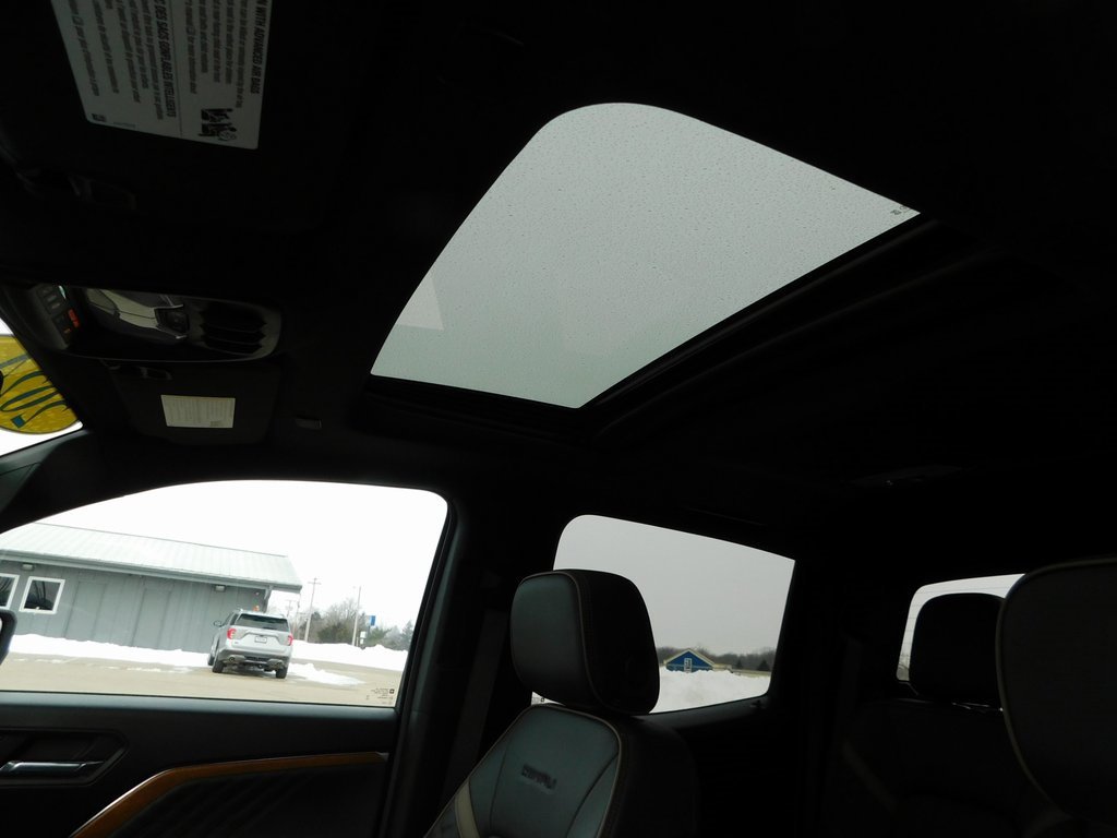 Used 2024 GMC Canyon Denali image 19