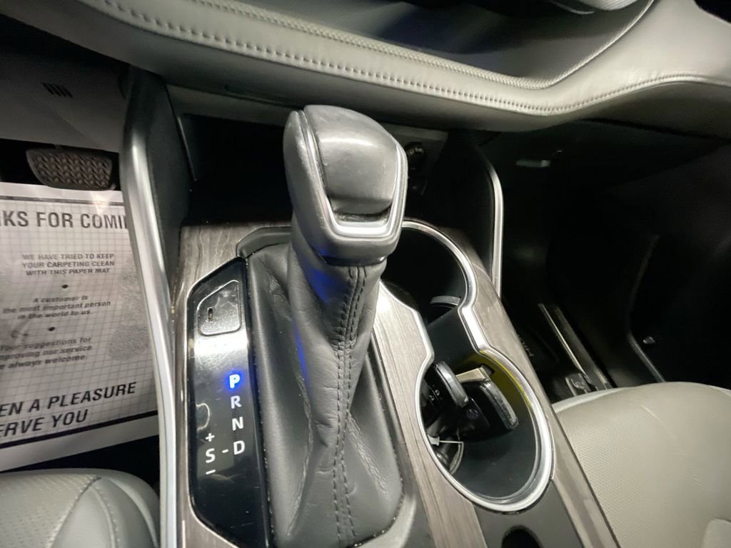 Used 2020 Toyota Highlander Platinum image 16