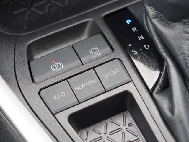Used 2023 Toyota RAV4 LE FWD image 34