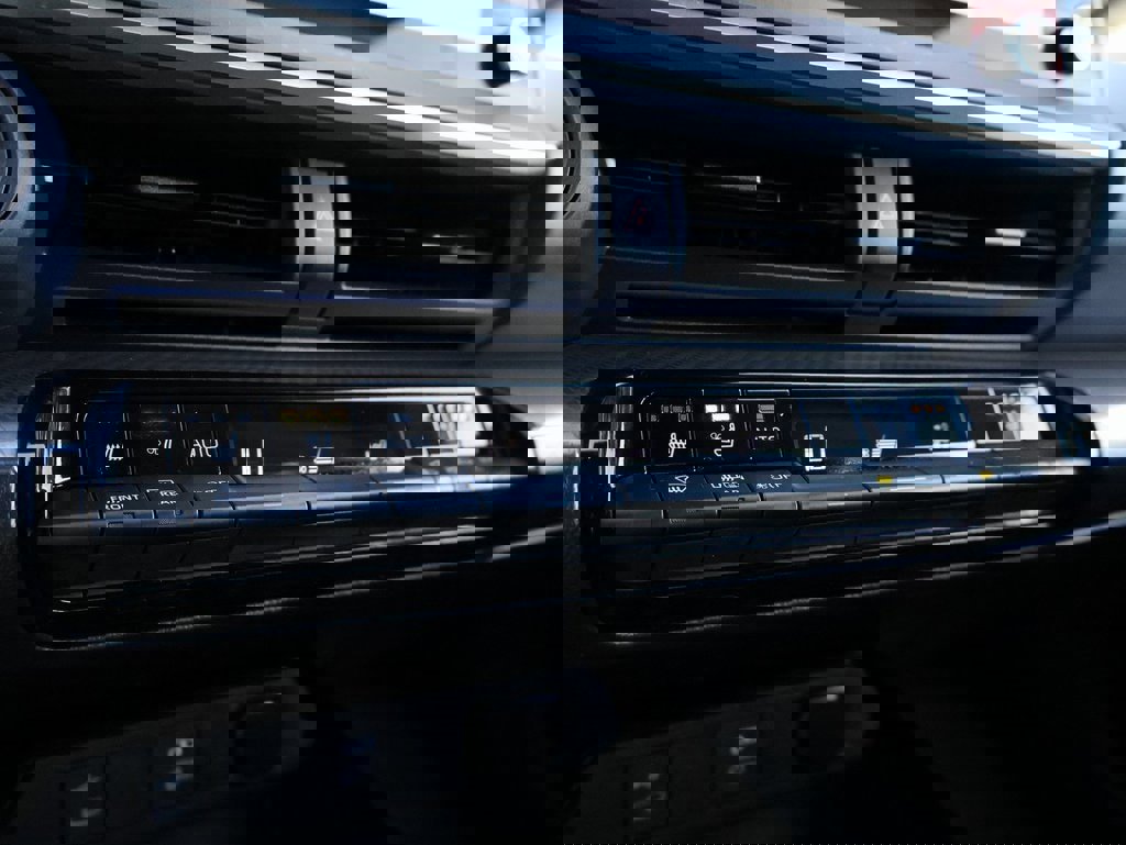 Used 2024 Toyota Prius Limited image 38