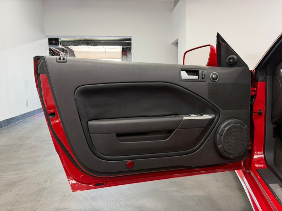 Used 2005 Ford Mustang GT Premium RWD image 50