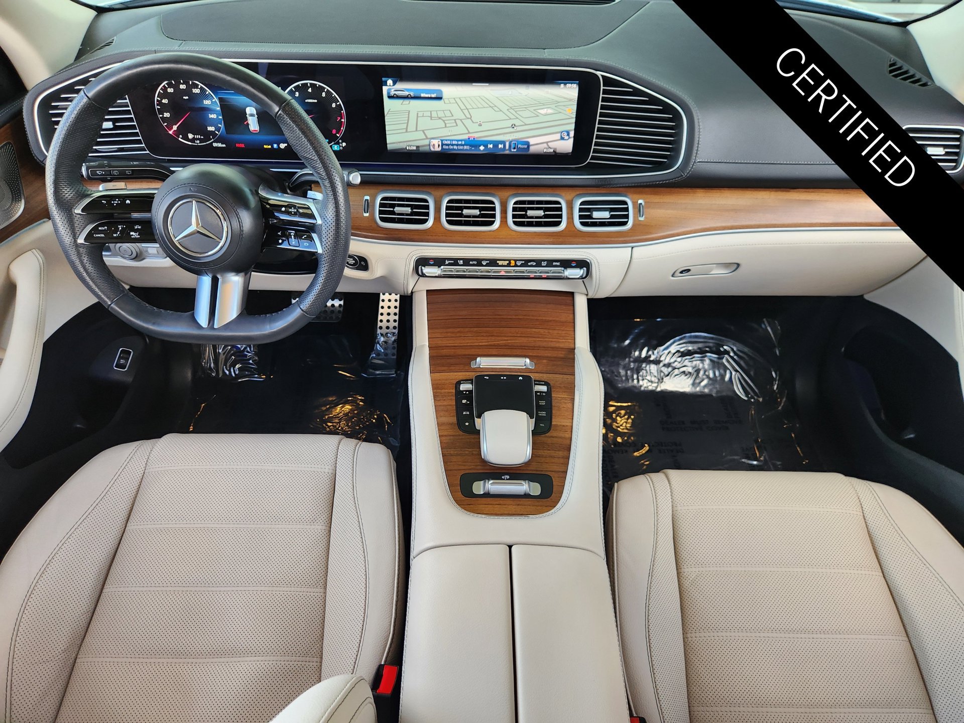 Used 2024 Mercedes-Benz GLS 580 4MATIC image 2