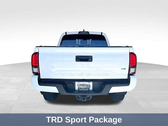 Used 2018 Toyota Tacoma TRD Sport AWD/4WD image 9