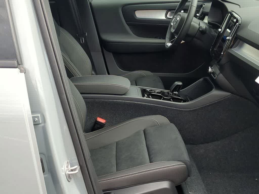 New 2026 Volvo XC40 B5 Ultra w/ Protection Package Premier AWD/4WD image 20
