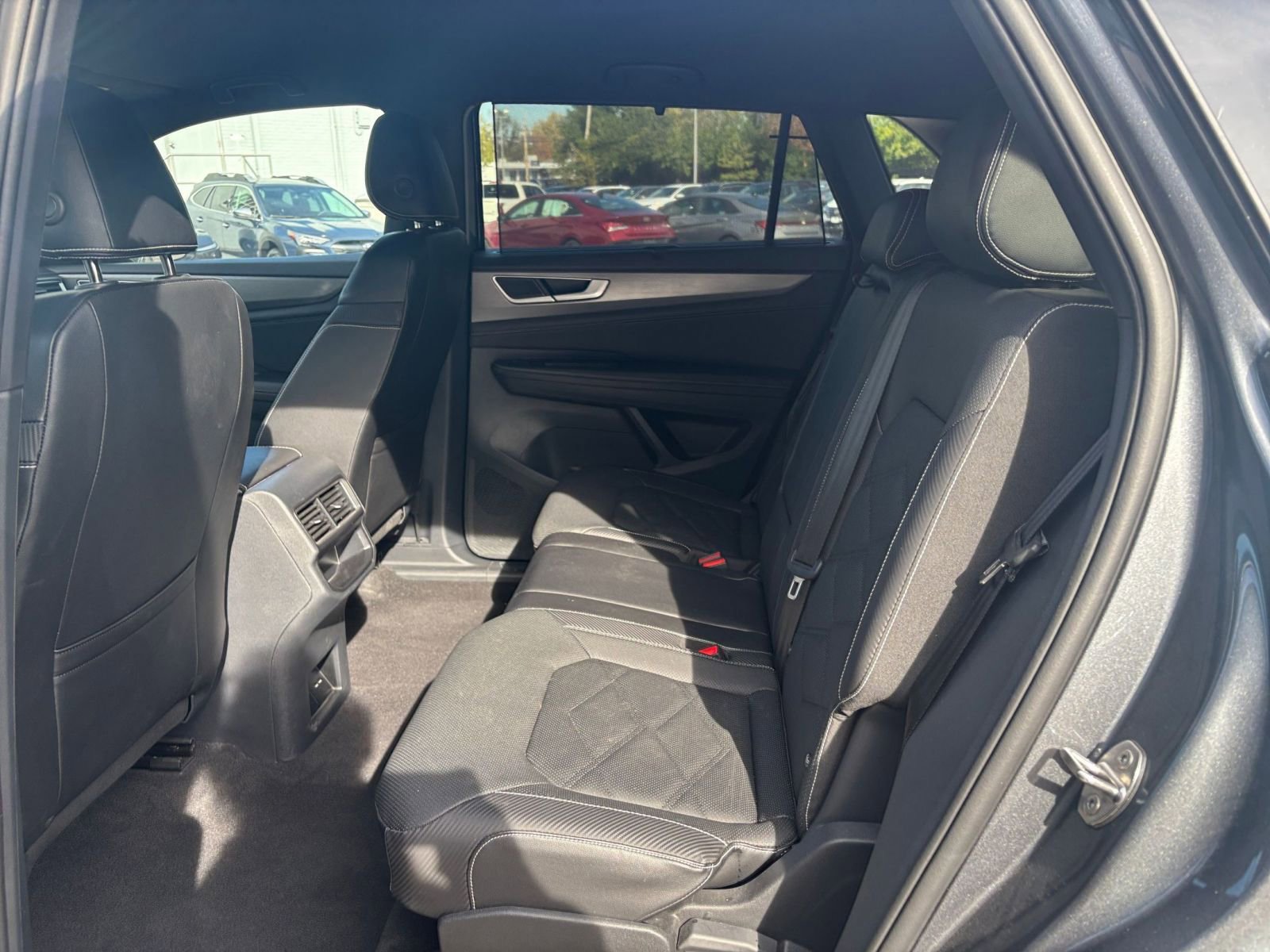 Used 2025 Volkswagen Atlas Cross Sport SE image 23