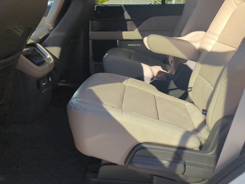 Used 2024 Lincoln Navigator Reserve AWD/4WD image 24