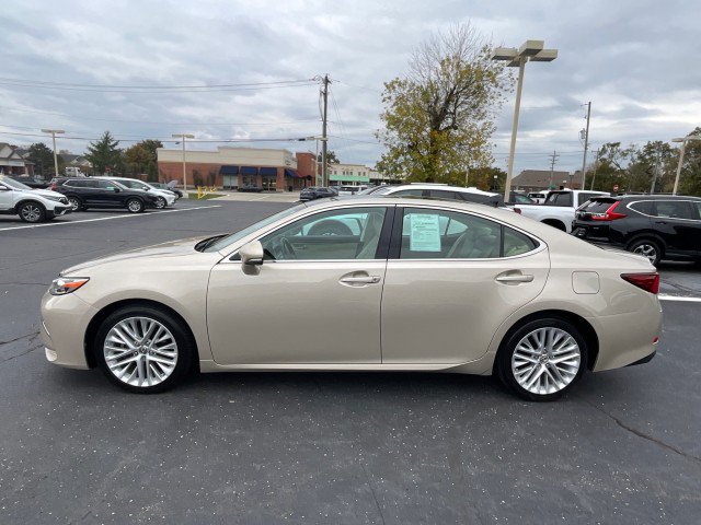 Used 2018 Lexus ES 350 w/ Luxury Package w/Wood Trim FWD image 4