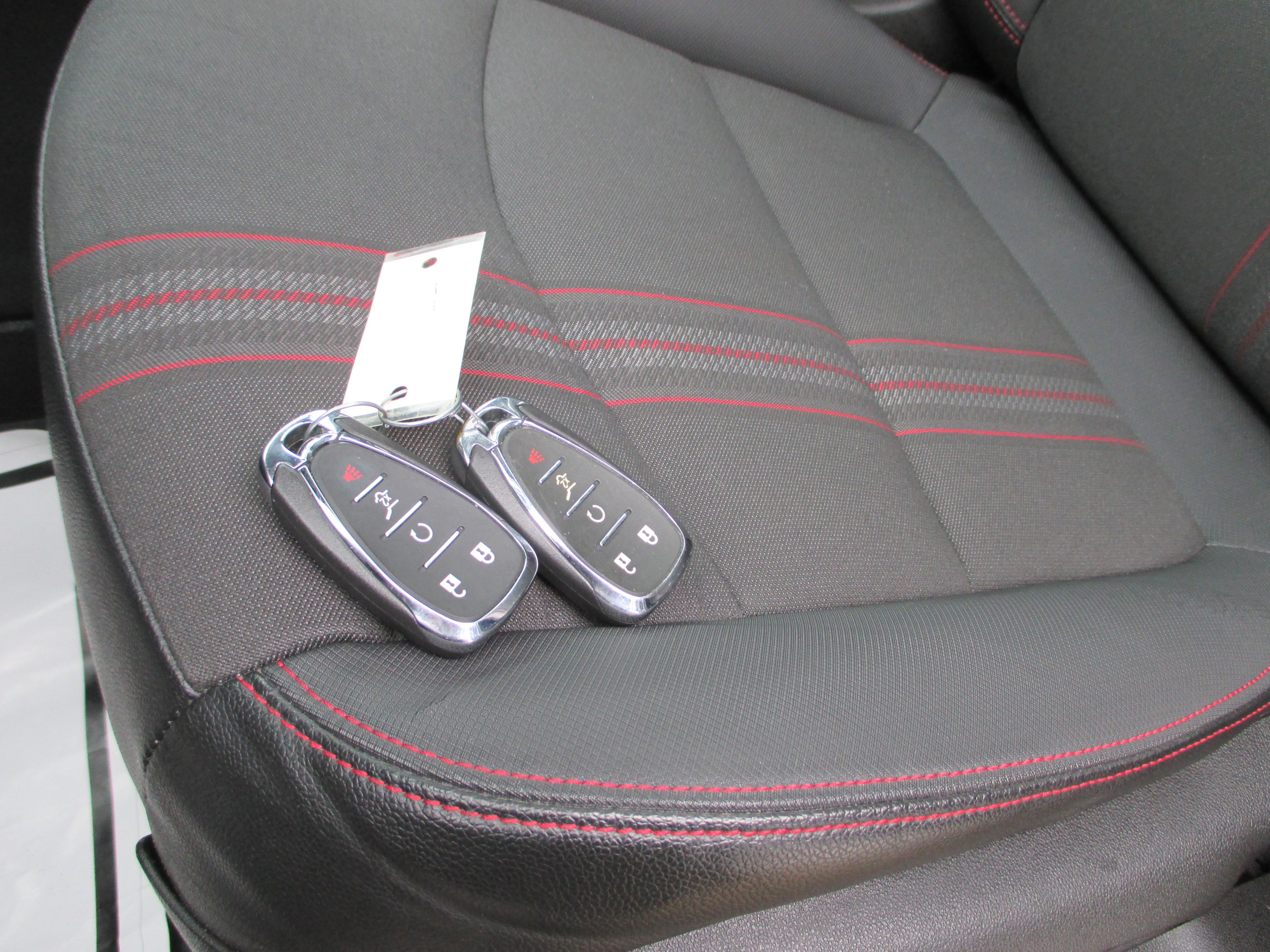 Used 2023 Chevrolet Equinox RS w/ LPO, Floor Liner Package image 26