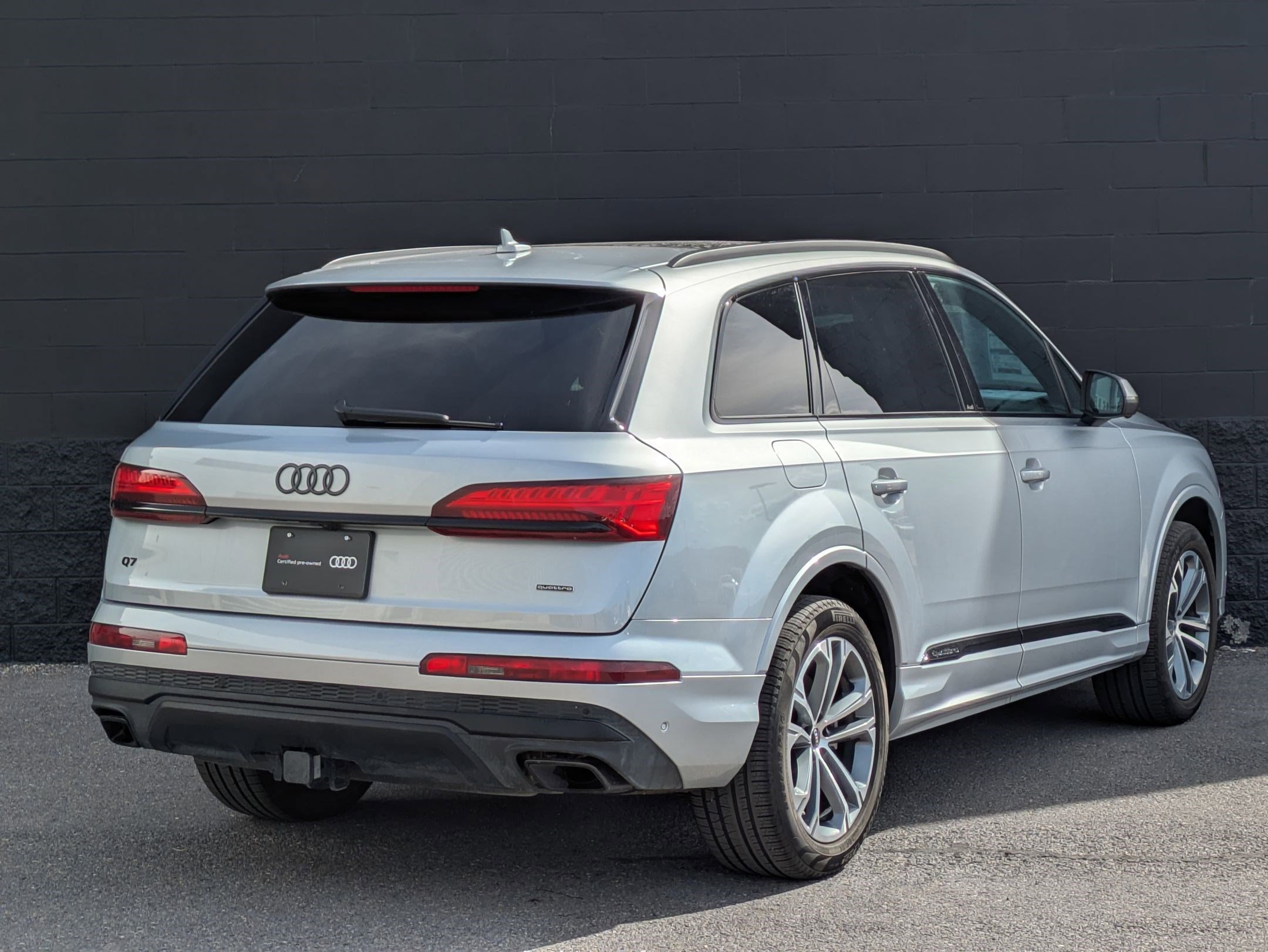 Certified 2025 Audi Q7 2.0T Premium w/ Convenience Plus Package AWD/4WD image 6