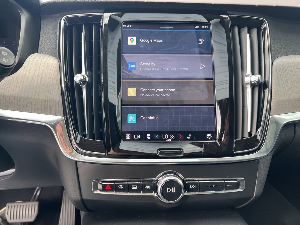 Certified 2025 Volvo V90 B6 Cross Country Plus image 21