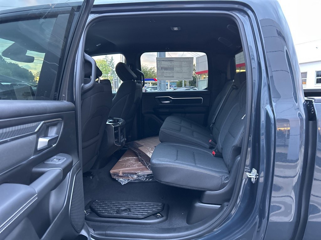 New 2026 RAM 1500 4x4 Crew Cab image 10