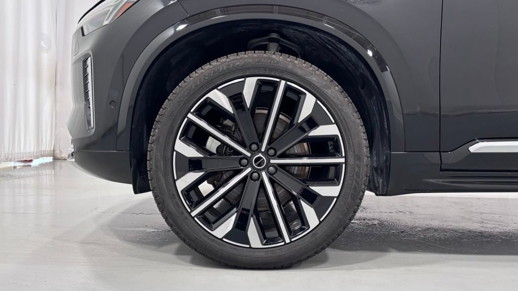 Certified 2026 Volvo XC90 B6 Plus AWD/4WD image 30
