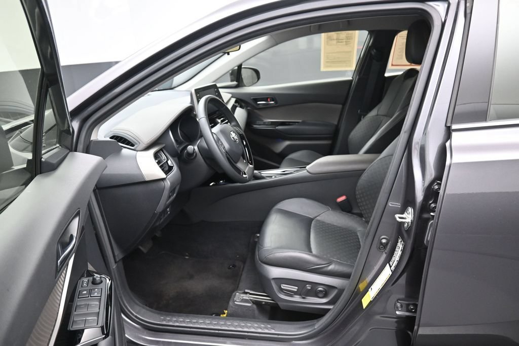 Certified 2021 Toyota C-HR Limited FWD image 9