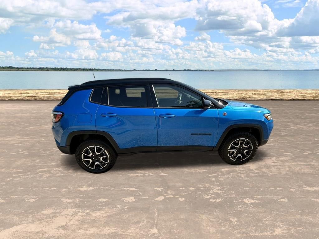 Used 2024 Jeep Compass Trailhawk image 4
