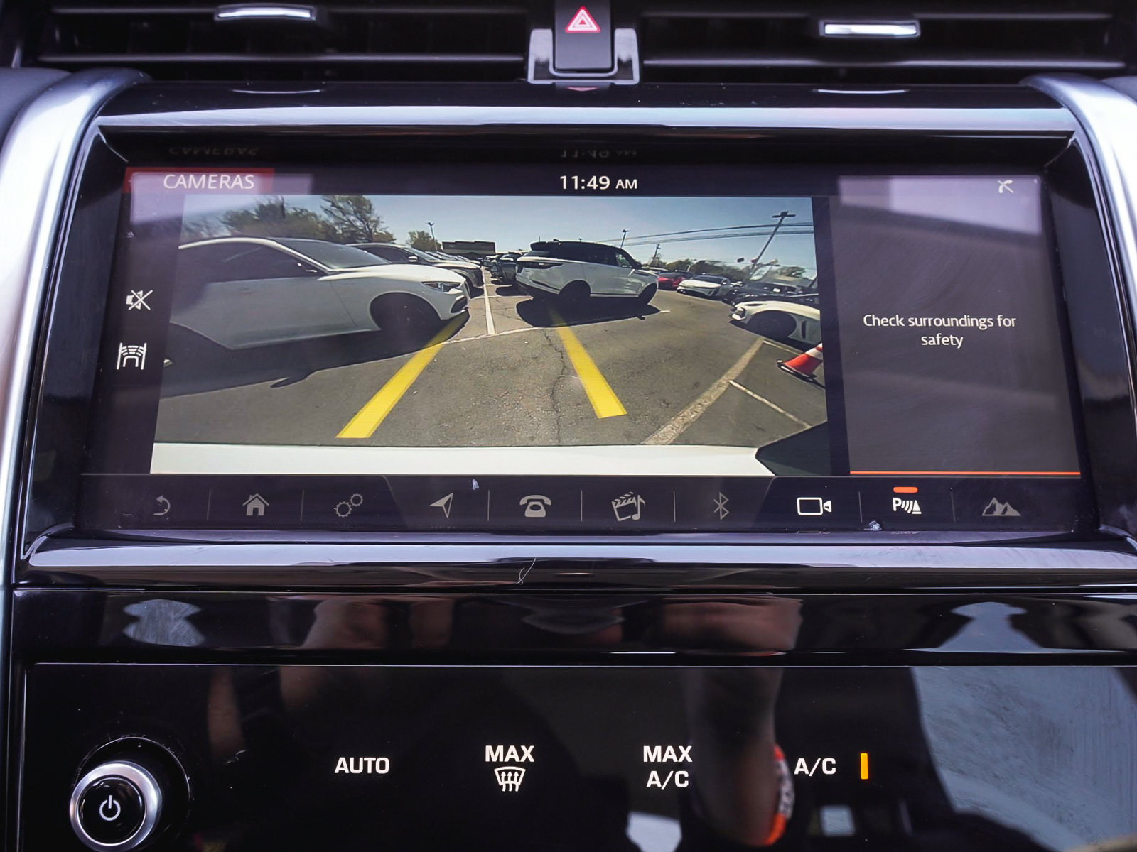Used 2020 Land Rover Discovery Sport SE AWD/4WD image 26
