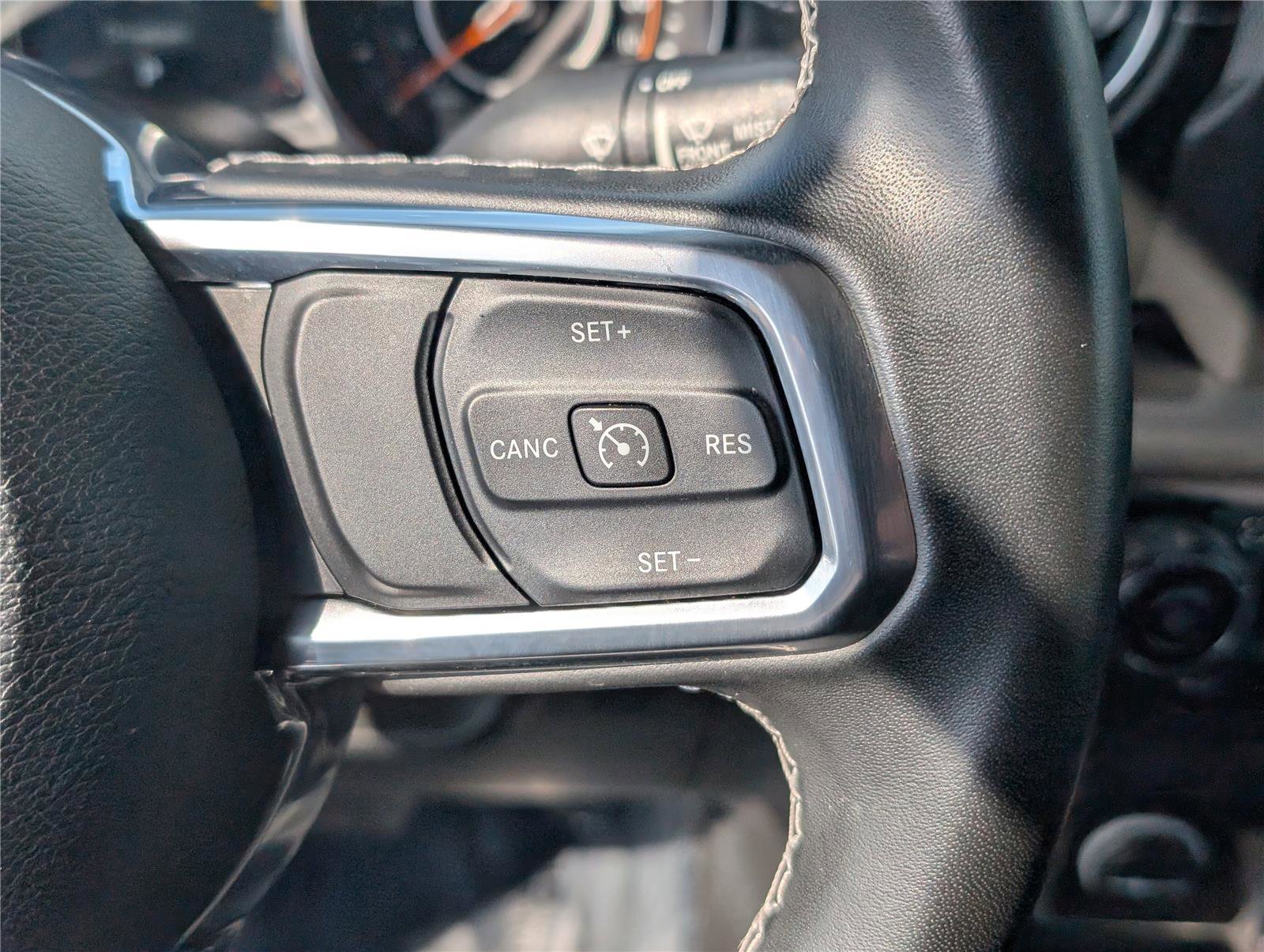 Used 2022 Jeep Gladiator Overland w/ Popular Equipment Package image 21