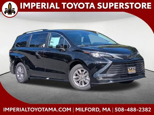 New 2026 Toyota Sienna XLE AWD/4WD image 1