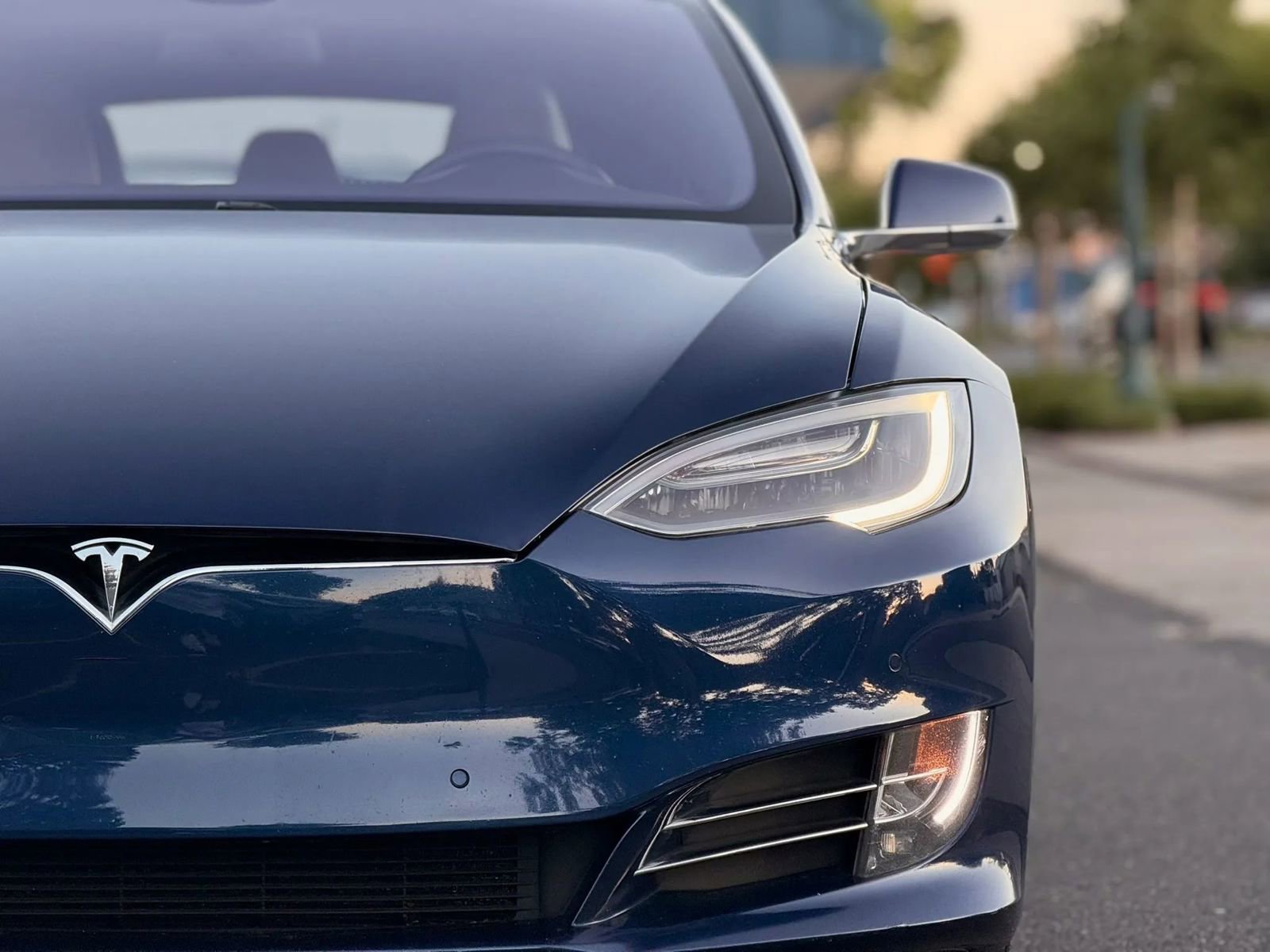 Used 2016 Tesla Model S 90D image 4