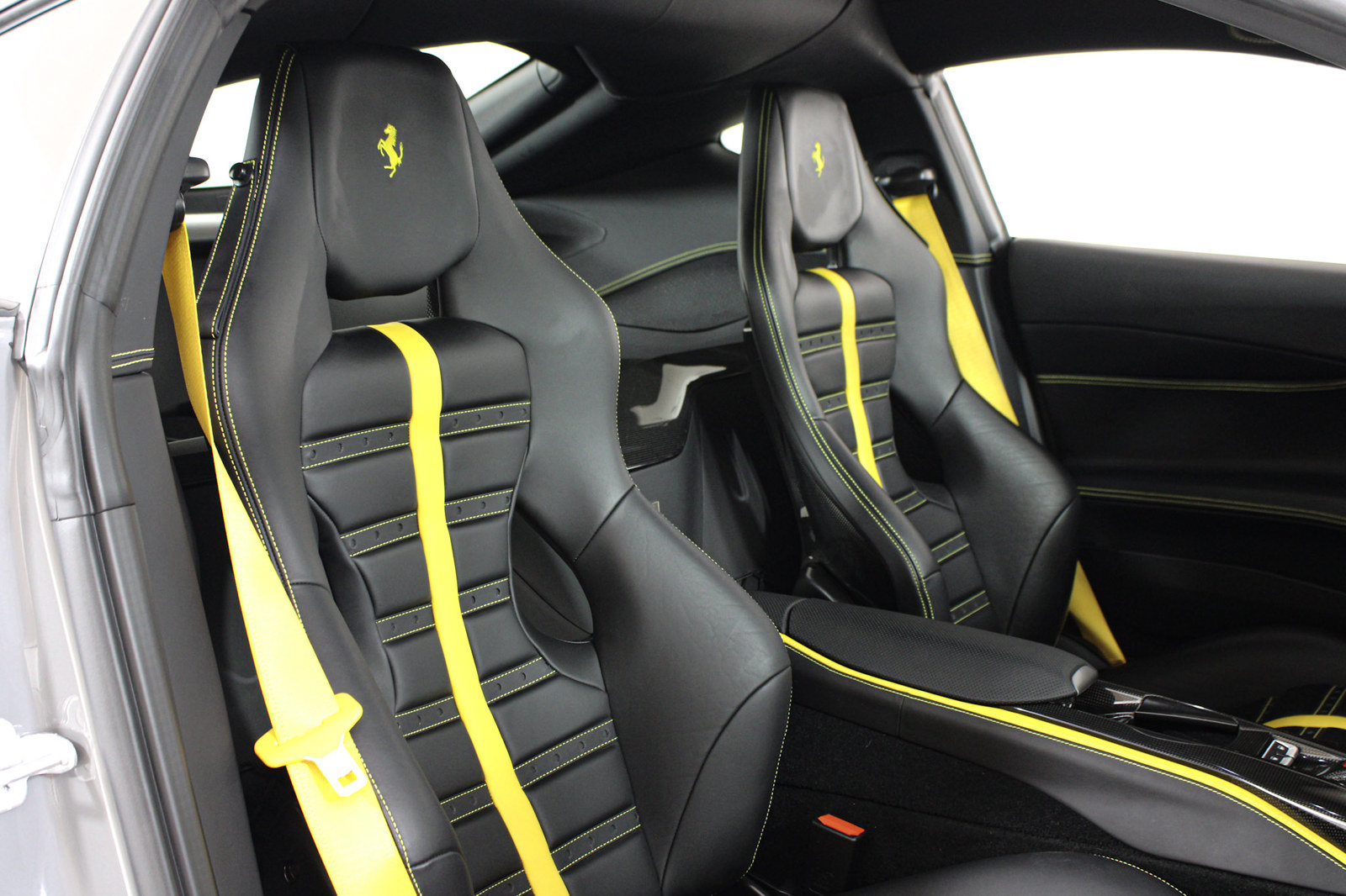 Used 2019 Ferrari 812 Superfast RWD image 24