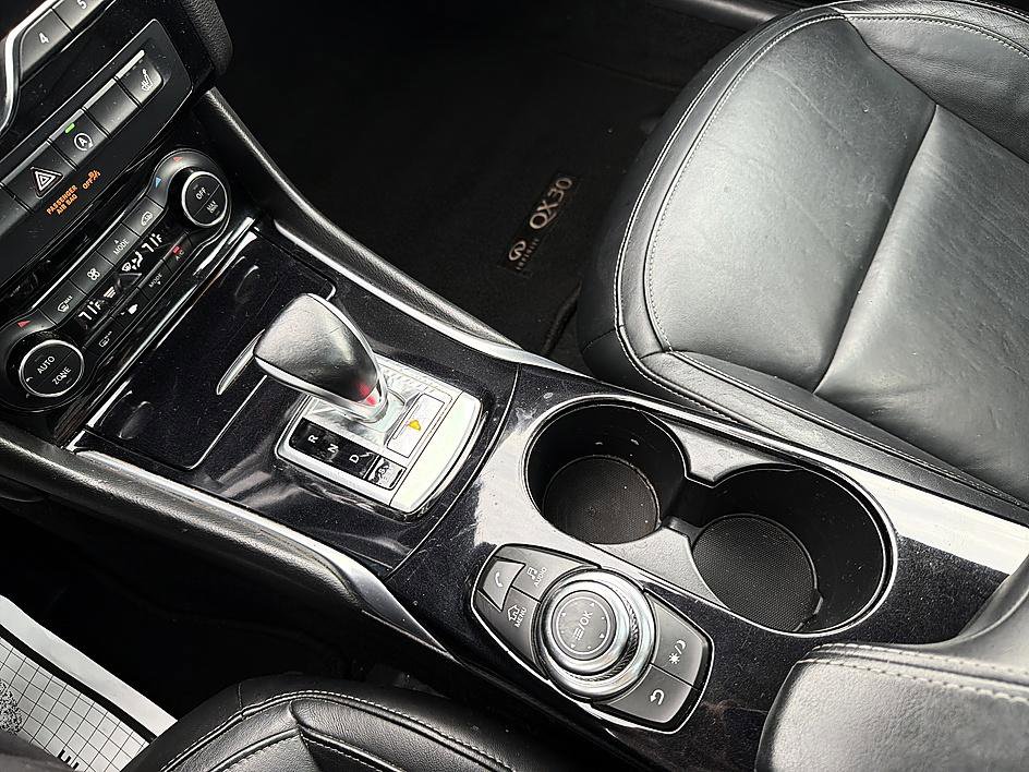 Used 2017 INFINITI QX30 Premium w/ Cargo Package AWD/4WD image 6