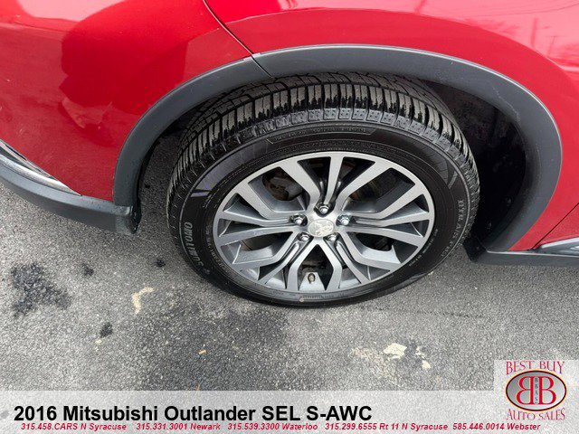 Used 2016 Mitsubishi Outlander SEL image 9