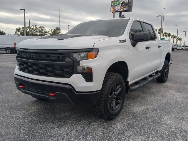 Used 2024 Chevrolet Silverado 1500 Custom Trail Boss w/ LPO, Dark Essentials Package image 9