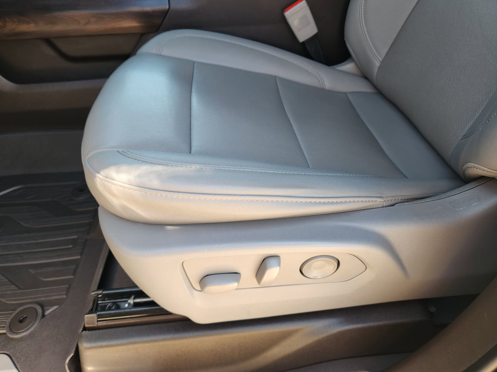 Used 2023 GMC Sierra 1500 SLT image 24