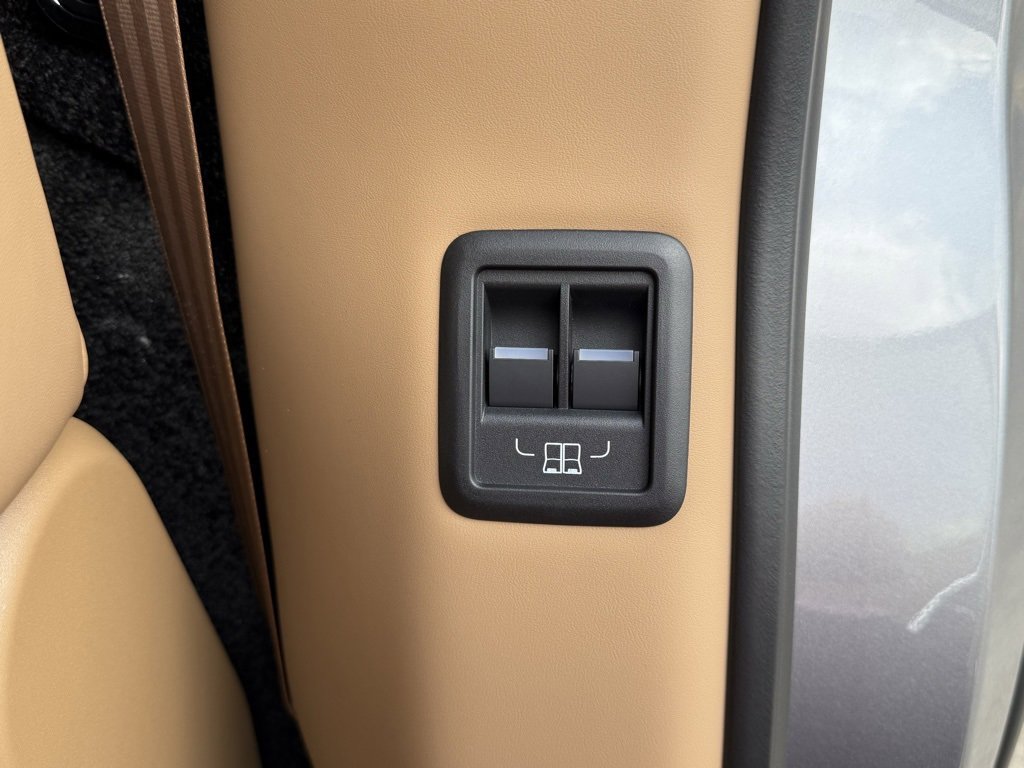 New 2025 Land Rover Range Rover Long Wheelbase SE image 33