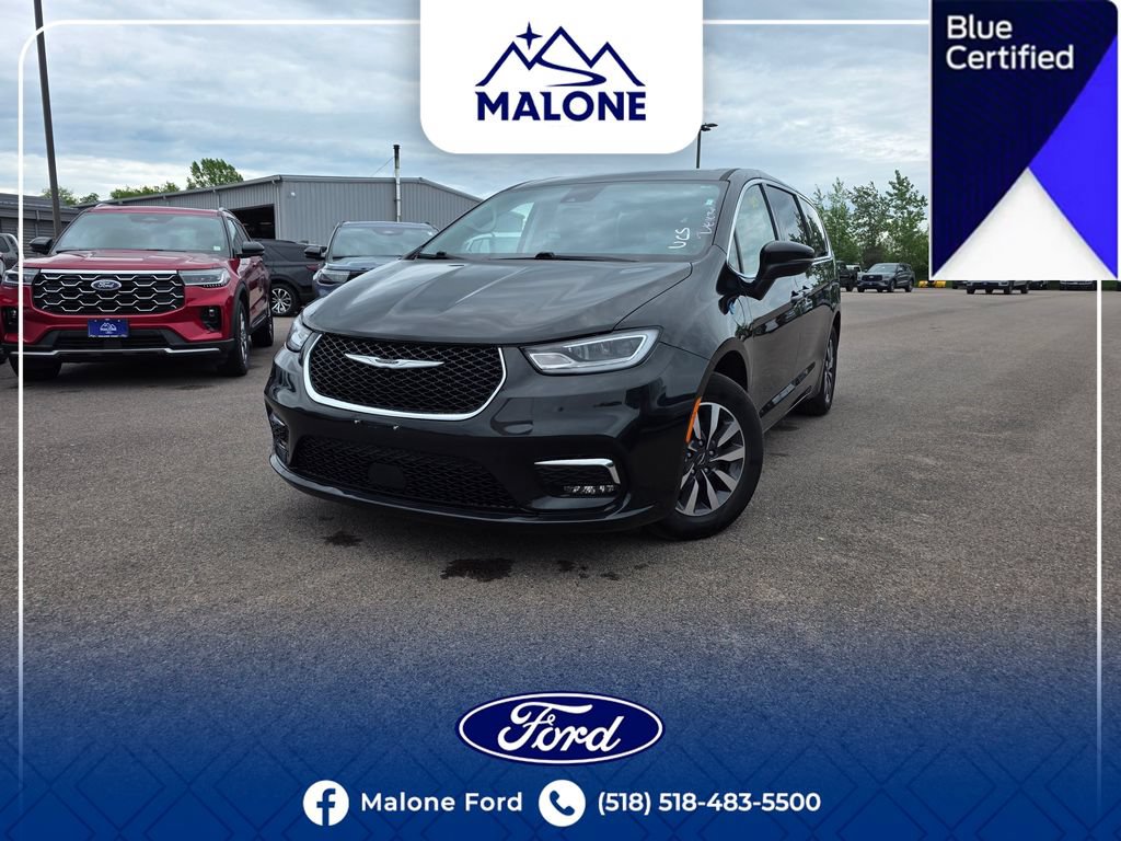 Used 2023 Chrysler Pacifica Touring-L