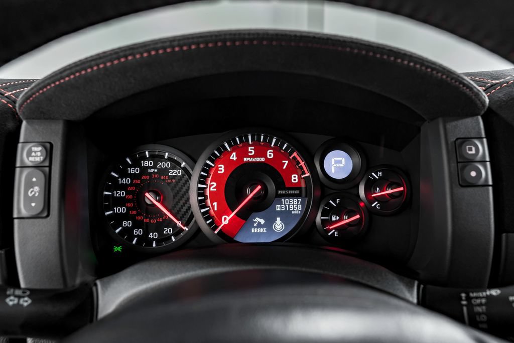 Used 2016 Nissan GT-R NISMO AWD/4WD image 16