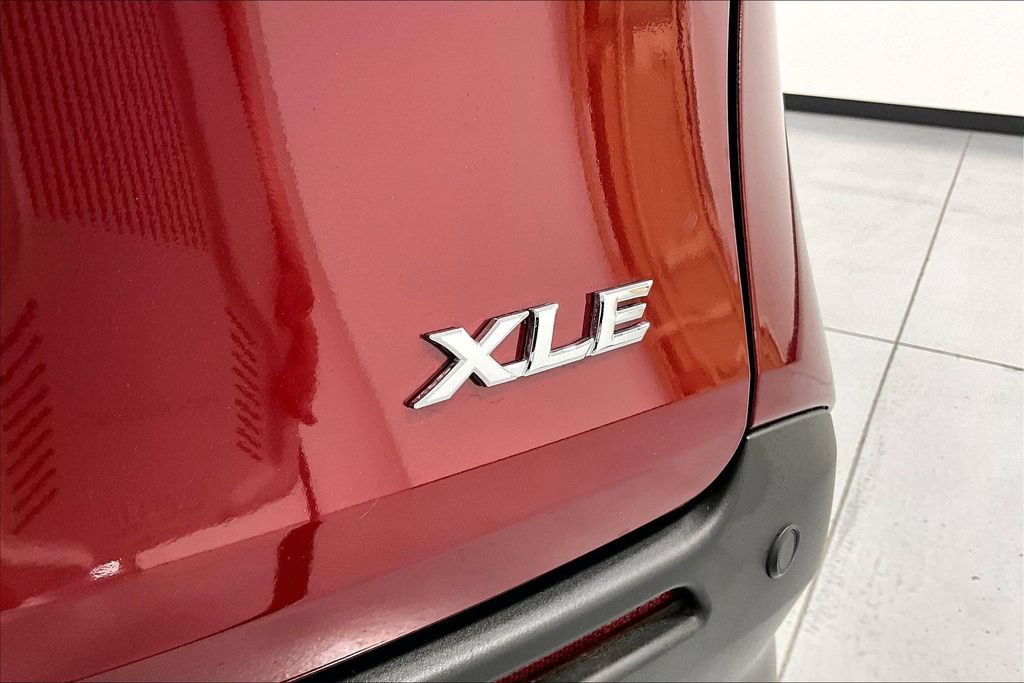 Used 2026 Toyota Sienna XLE FWD image 39