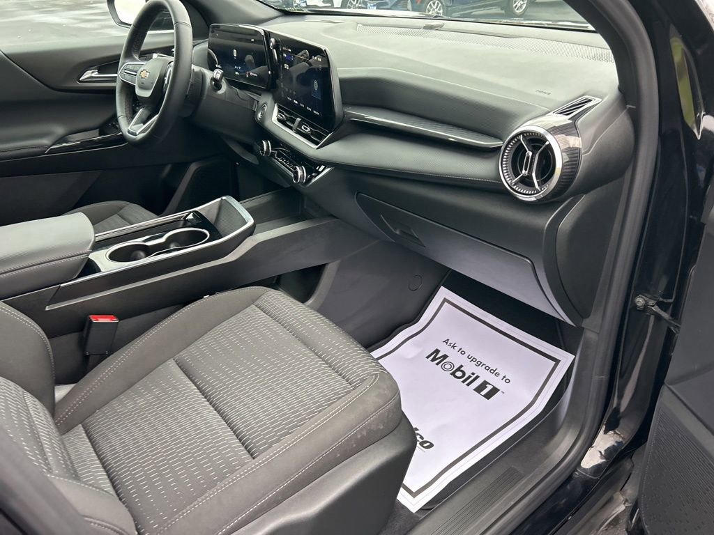 Used 2025 Chevrolet Equinox LT image 30