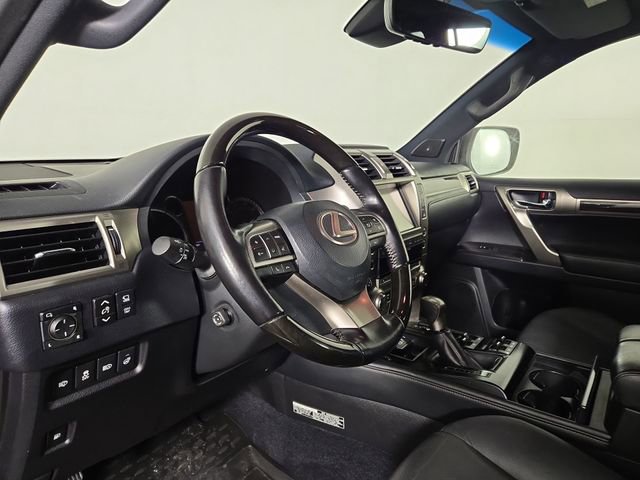 Certified 2020 Lexus GX 460 Luxury w/ Accessory Package AWD/4WD image 17
