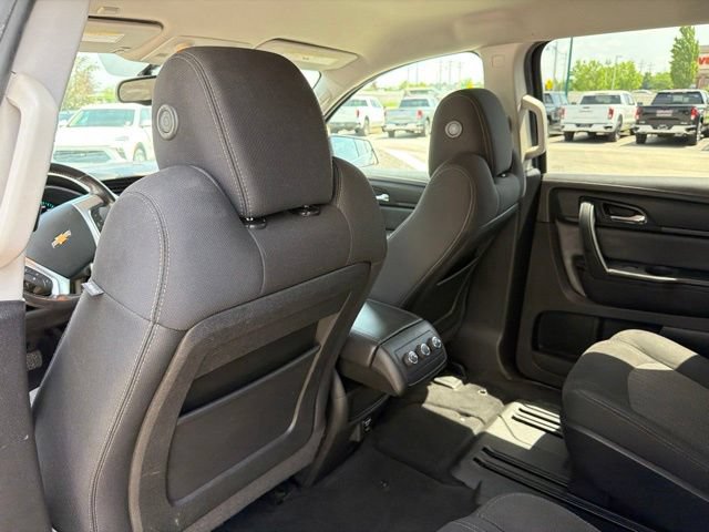 Used 2015 Chevrolet Traverse LT w/ Style and Technology Package FWD image 18