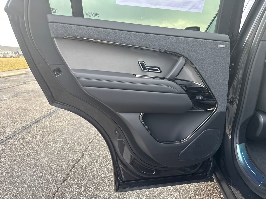 New 2026 Land Rover Range Rover Sport Dynamic SE image 13