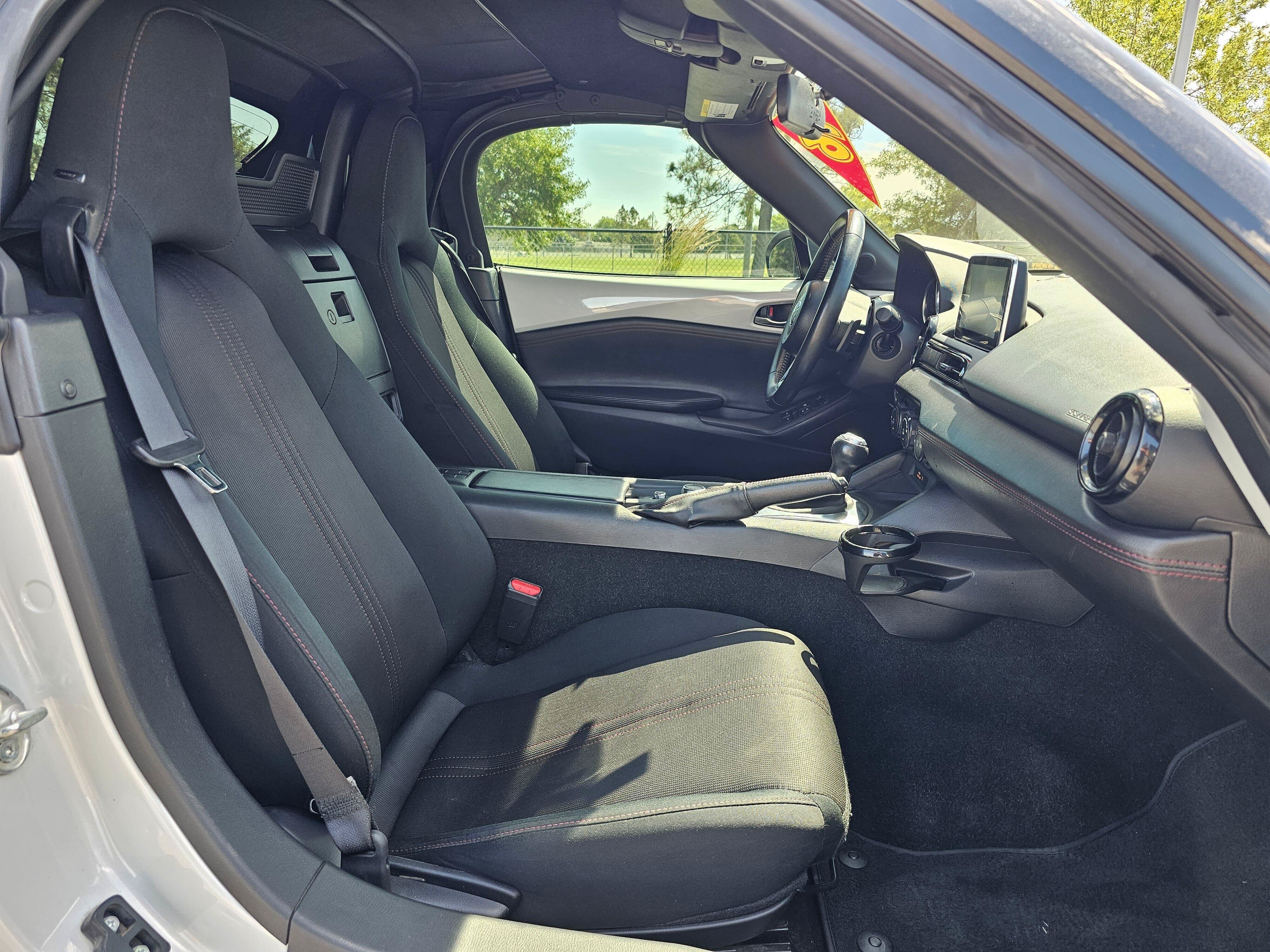 Used 2016 MAZDA MX-5 Miata Club RWD image 10